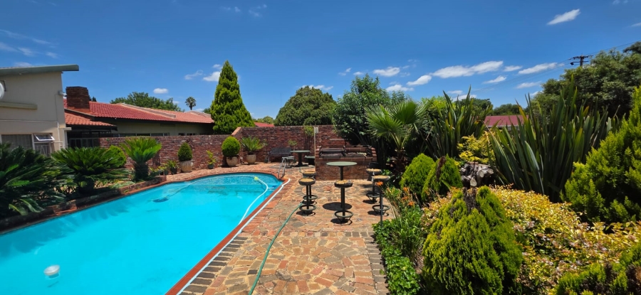 8 Bedroom Property for Sale in Meiringspark North West